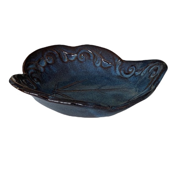 Thomas Pottery Seagrove NC Leaf Dish - Picture 6 of 8